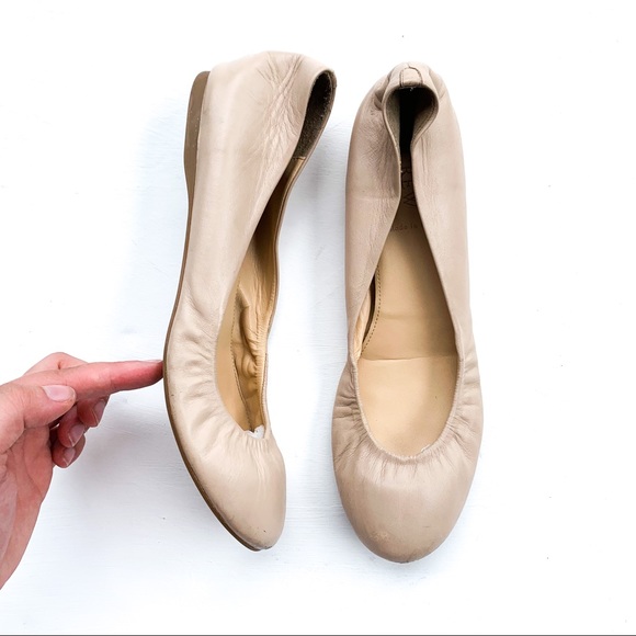 Elegant Tan Women's Ballet Flats - Picture 6 of 8